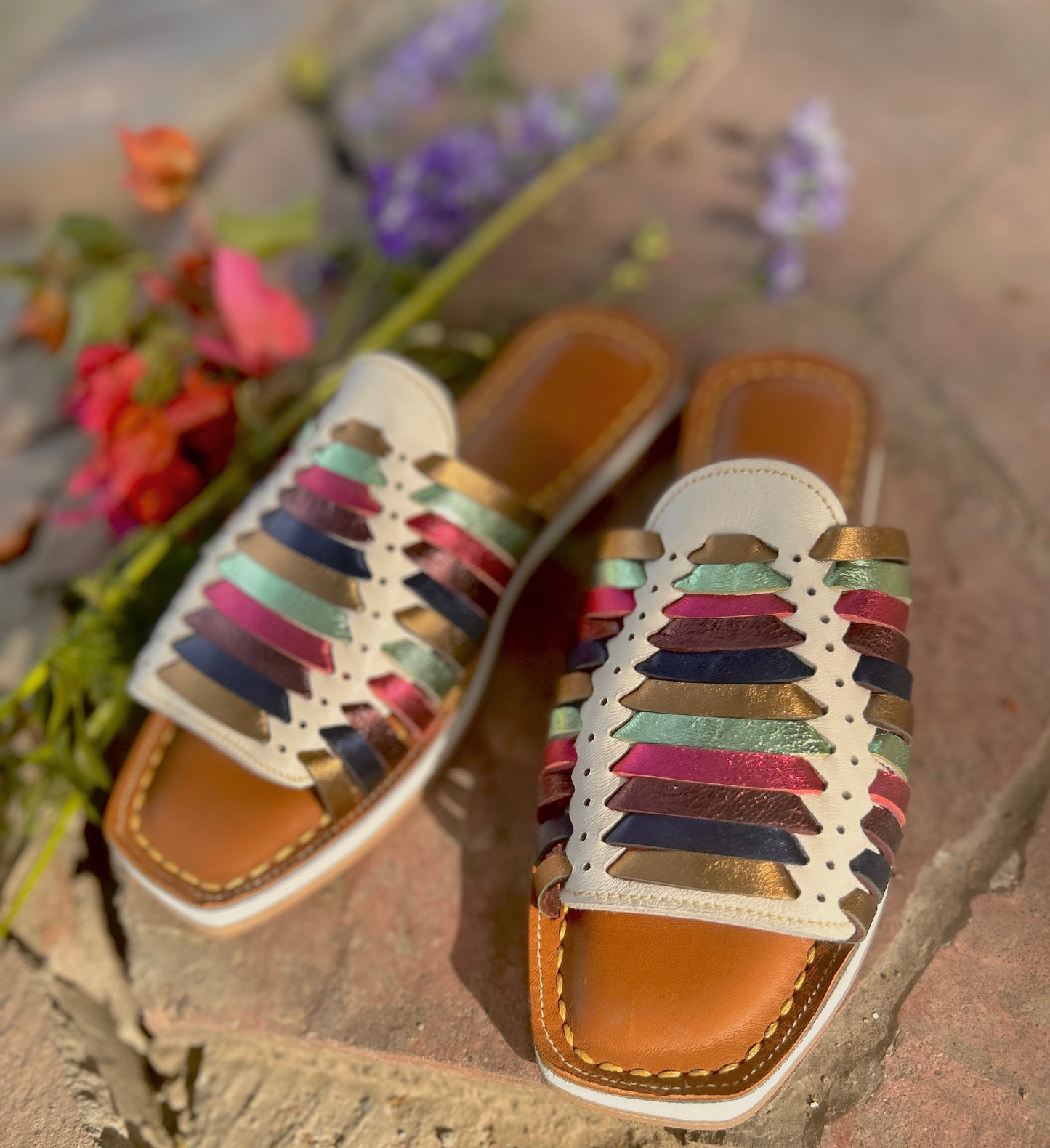 Jalpari - Eleven Strap Slide