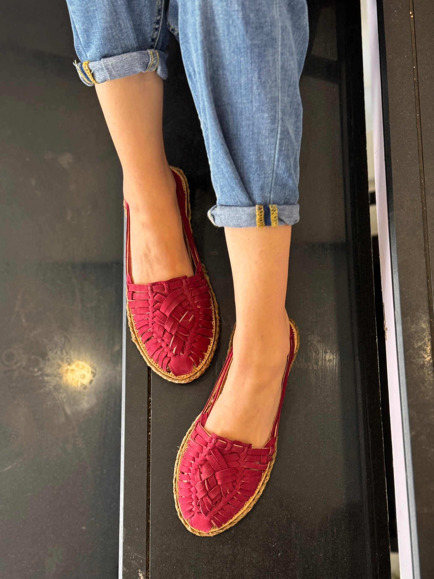 Fuchsia - Closed Huaraches