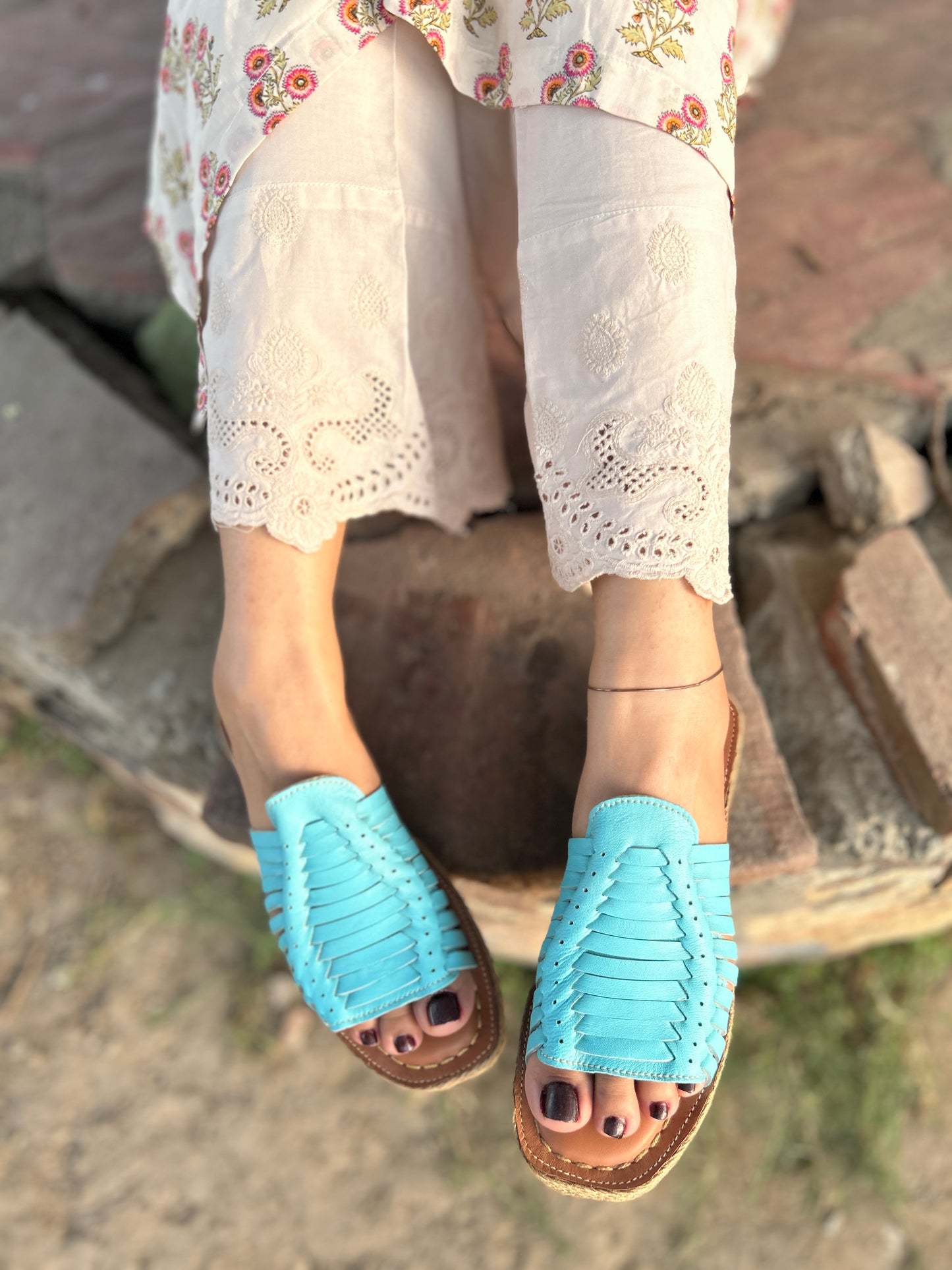 Feroza - Eleven Strap Slide