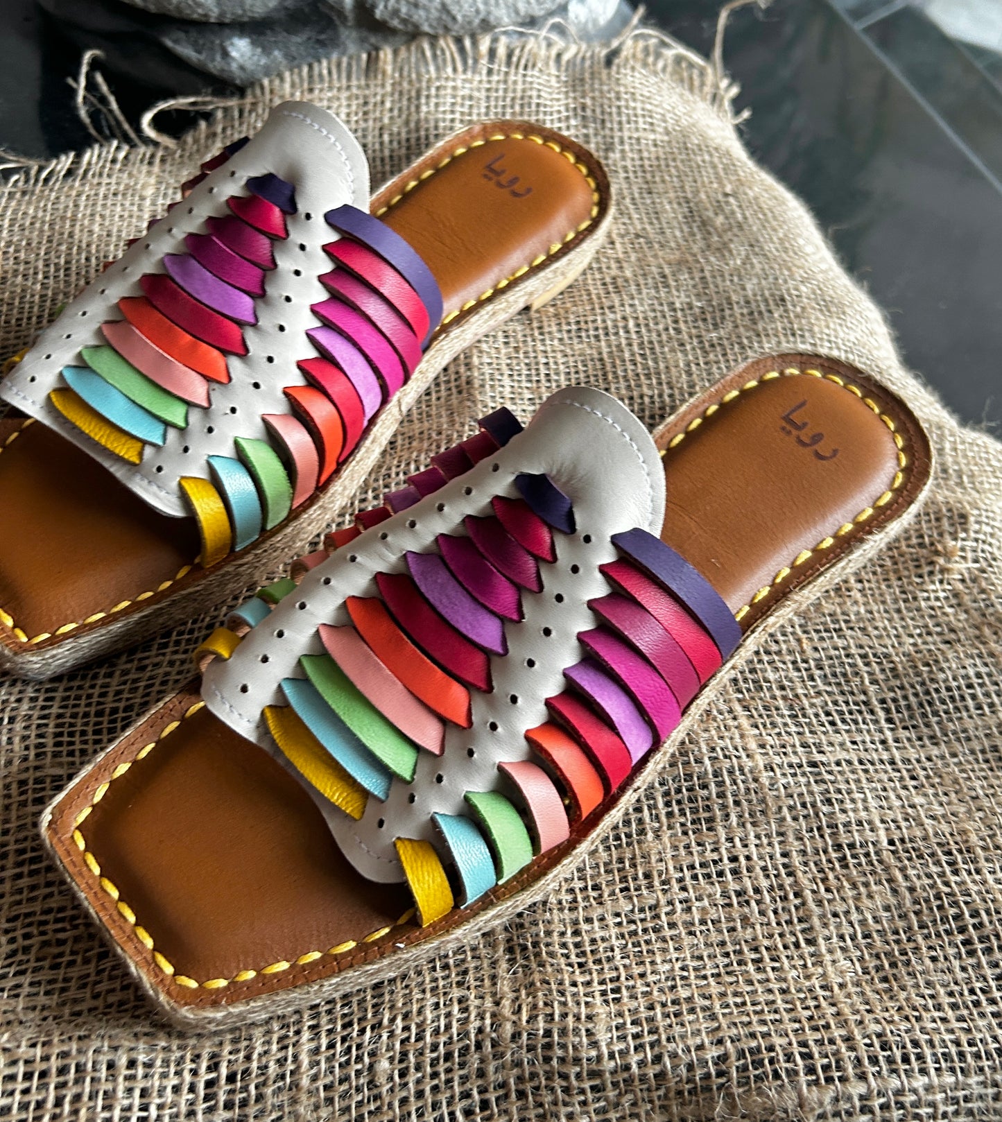 Candy - Eleven Strap Slide