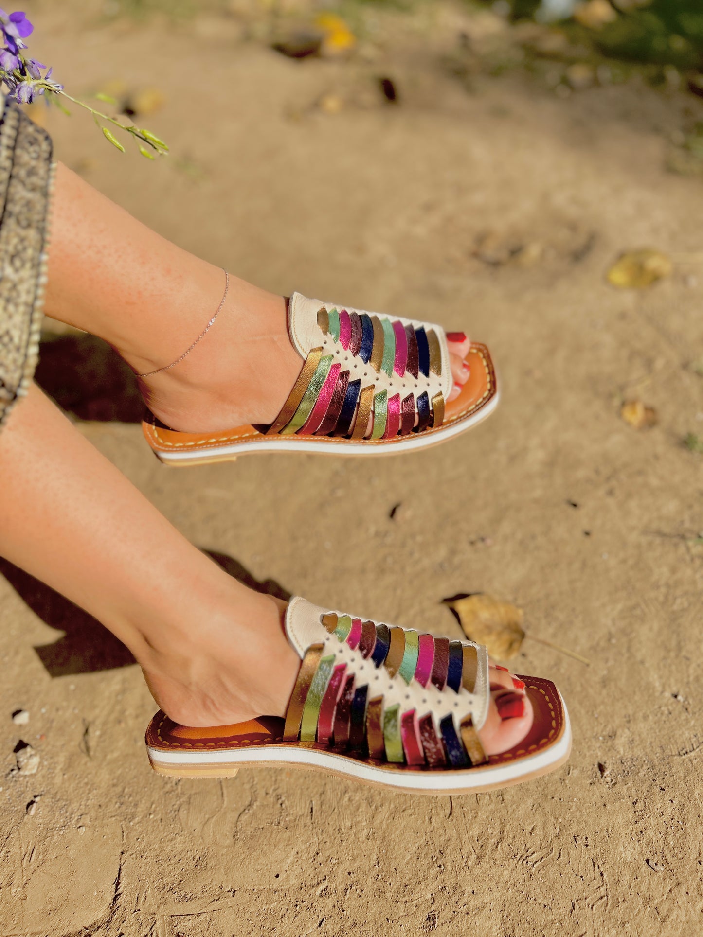 Jalpari  - Eleven Strap Slide