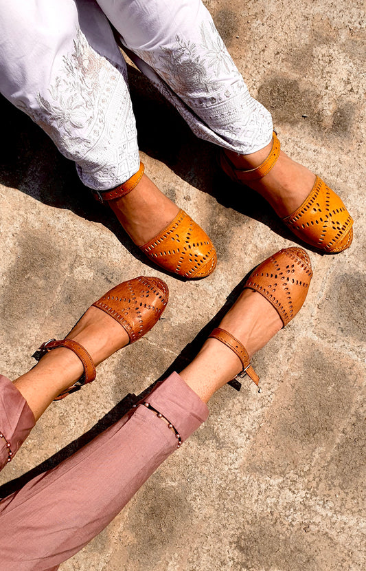 Tan - Cow Glaze Sandals